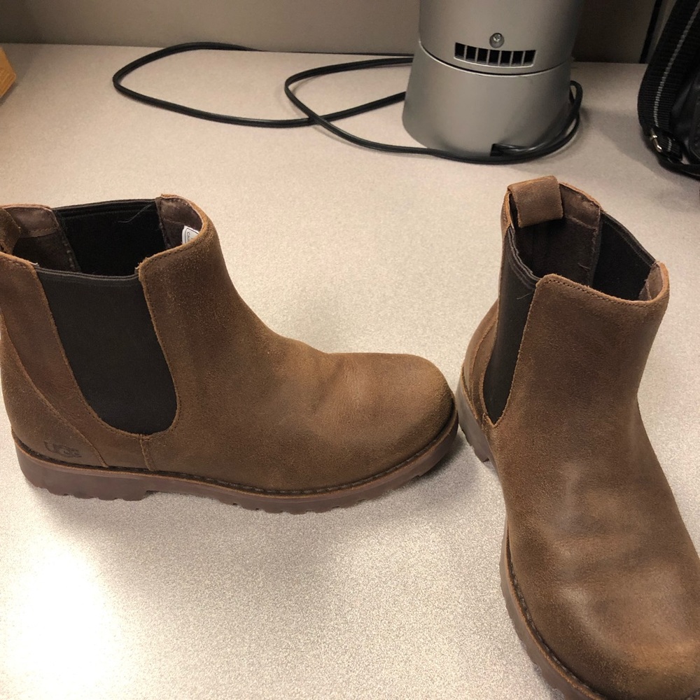 UGG Boys brown boots. Size 4. Never been worn.